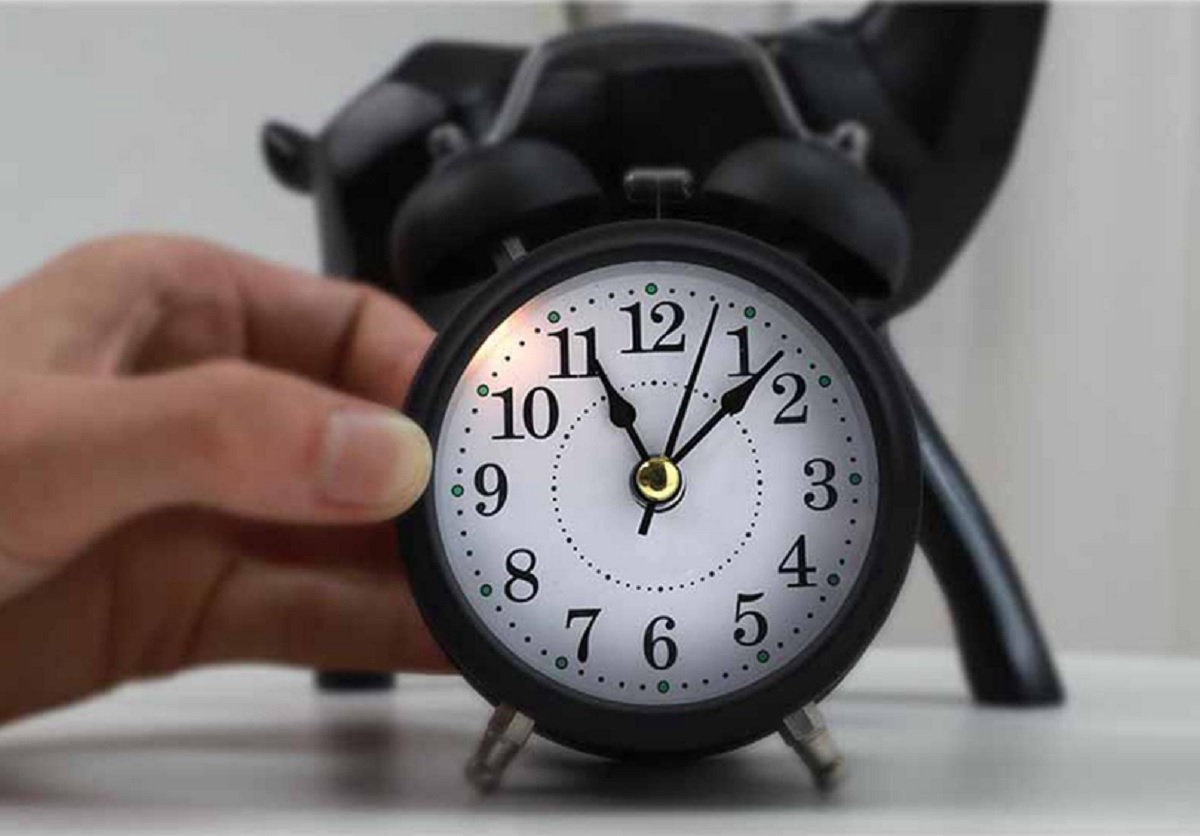 Kvalitný klasický retro budík s LED podsvietením